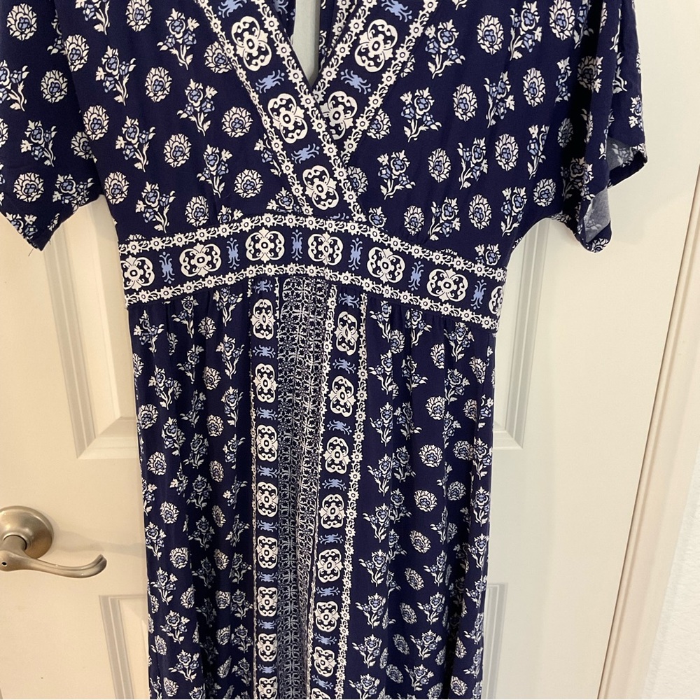 Elegant Navy Blue Floral Maxi Dress - Picture 7 of 12
